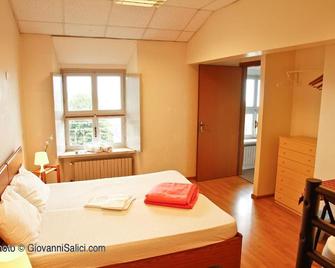 Lake Como Peace Lodge - Hostel - Menaggio - Schlafzimmer