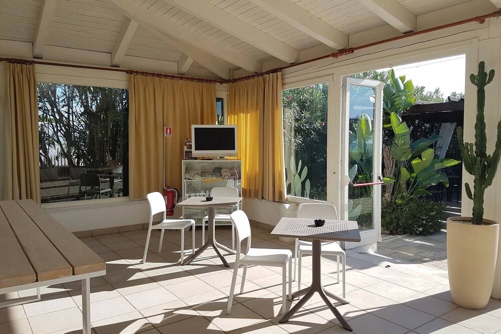 La Giara Resort - Torre San Giovanni - Patio