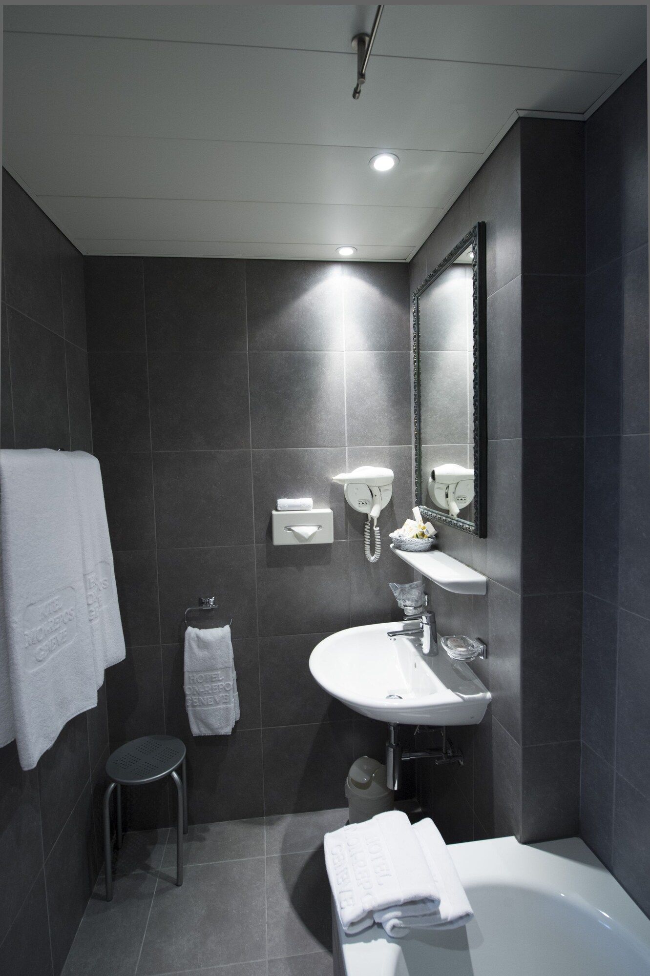 Hotel Mon Repos thumbnail 3