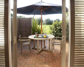 Ocean Beach Motor Lodge - Gisborne - Patio