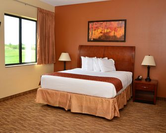 Cobblestone Inn & Suites - Newton - Newton - Bedroom