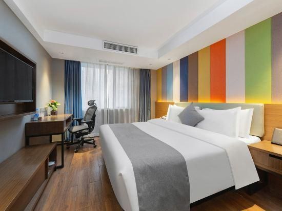 The Posh Hotel - נאנצ'אנג - חדר שינה