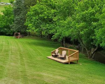 Story Brook: Beautiful true log cabin! Close to Dollywood, State Park, and more! - Sevierville - Outdoors view