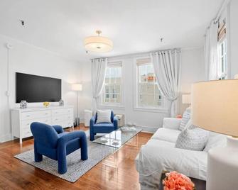 Orchid Suites - Historic Palm Beach Hotel Condominium - Palm Beach - Living room