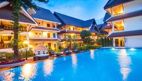 Nak Nakara Hotel - Chiang Rai - Piscina