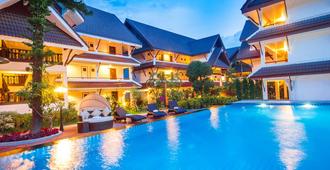 Nak Nakara Hotel - Chiang Rai - Piscina