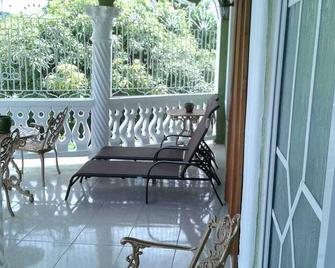 Modern 2 Bedroom with beach nearby - Port Maria - Balcony