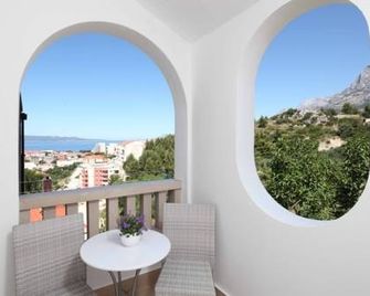 Villa Makarana Apartments - Makarska - Balcón