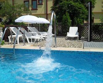 Guesthouse Villa Elizabet - Palić - Piscina