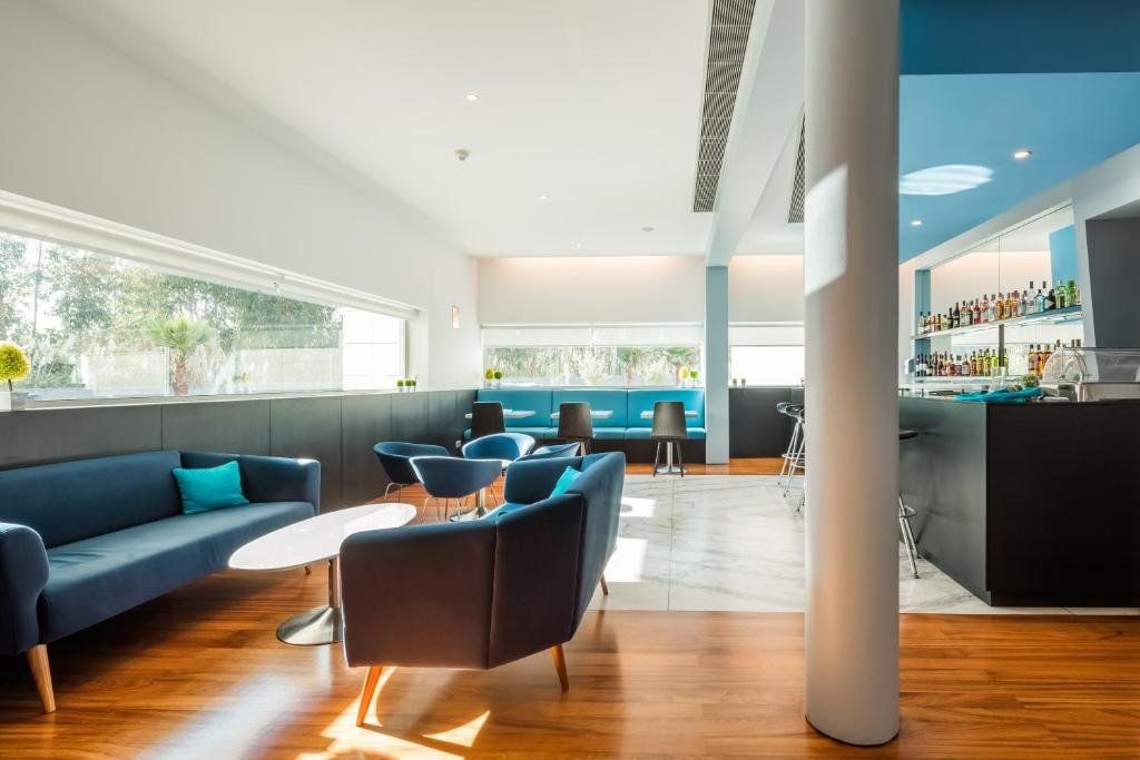 آب أيروبورتو بورتو - بورتو - بار