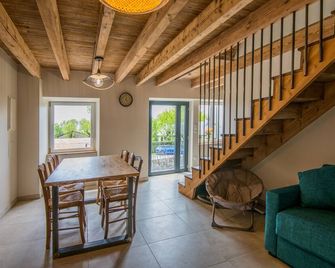 Gîte le Belvezou - Charmante maison de campagne - Saint-Léons - Comedor