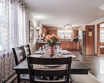 Spacious 3 bedroom Four Season house in Historical Bethel - Bethel - Їдальня