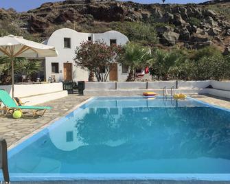 Siskosplace Elias Cottage, Oia Santorini - Oia - Piscina