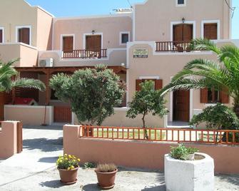 Tarelis Apartments & Studios - Kamari - Building