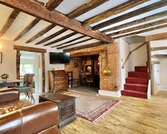 Cosy Cottage - Wellington - Living room