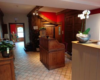 Hostellerie l'Authentique - Paliseul - Front desk