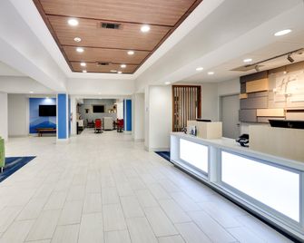 Holiday Inn Express & Suites Cleburne By IHG - Cleburne - Salónek