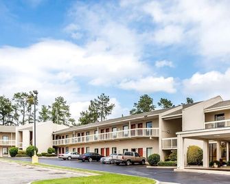 Budgetel Inn & Suites - Augusta - Bygning
