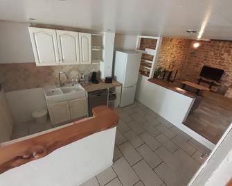 Beautiful village house in Provence - Besse-sur-Issole - Cocina
