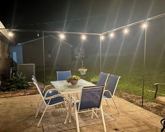 3-bedroom house in charming Morehead near Cave Run and Morehead State - Morehead - Patio