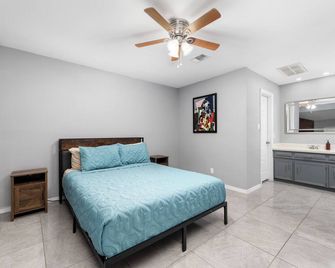 The Contemporary Loft - Brownsville - Bedroom