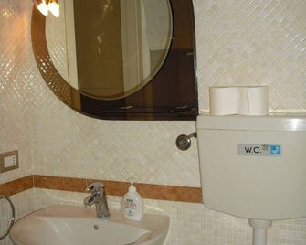 ألماران بد آند بركفاست - تراباني