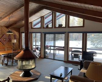 Tranquil Creekside -3 Bedroom, 2 Bath Home - Bayfield - Sala de estar