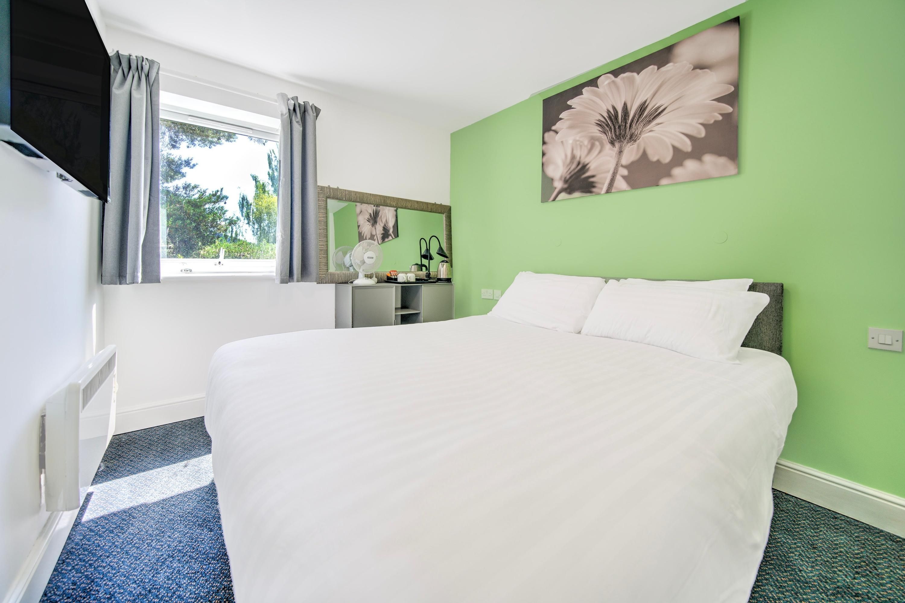 جو 2 جلوسيستر هوت ل باي أويا