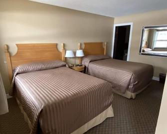 Twin Creeks Motel - Lumby - Bedroom