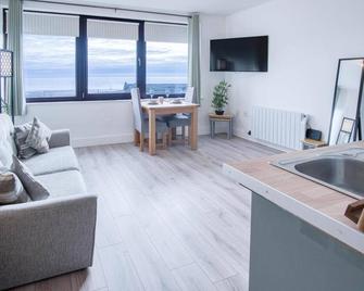 The Lighthouse - 1 Bedroom Apartment - Saundersfoot - Saundersfoot - Living room