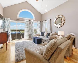 Million Dollar View! Large Lakehouse Over-Looking Lee's Ford Marina - Somerset - Huiskamer