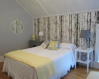 Bridgewalk Bed & Breakfast - Central Lake - Bedroom