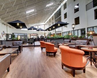 The Atrium Hotel on Third - Quincy - Sala de estar