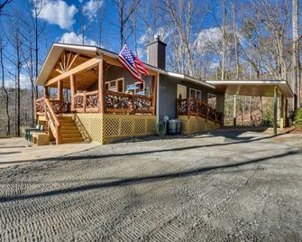 Mountain-View Cabin about 2 Mi to Downtown Clayton! - Clayton - Building
