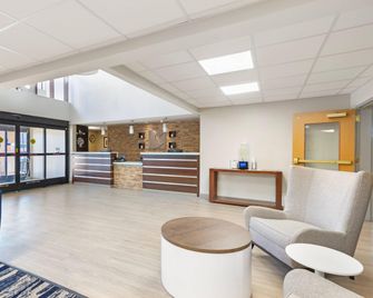 Comfort Suites Northside Hospital Gwinnett - Lawrenceville - Lobby