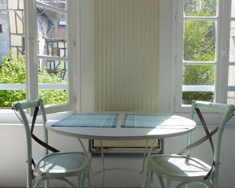 L'Oiseau De La Cathédrale - Calme - Jardin - Wifi - Troyes - Dining room