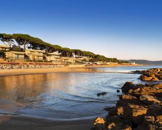 Hotel Golfo del Sole - Follonica - Beach