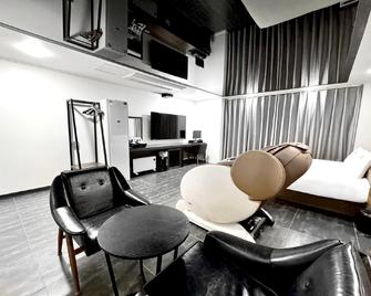 Jinju Hotel The V - Jinju - Sala de estar