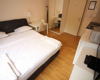 Rent a Home Delsbergerallee - Self Check-In - Basel - Bedroom