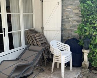 Fully-equipped furnished house in village center - Les Salles-sur-Verdon - Patio