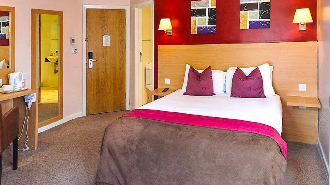 OYO Luton Hotel