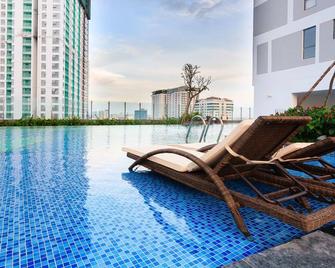 Rivergate Apartment Infinity Pool & Gym - Ciudad Ho Chi Minh - Piscina