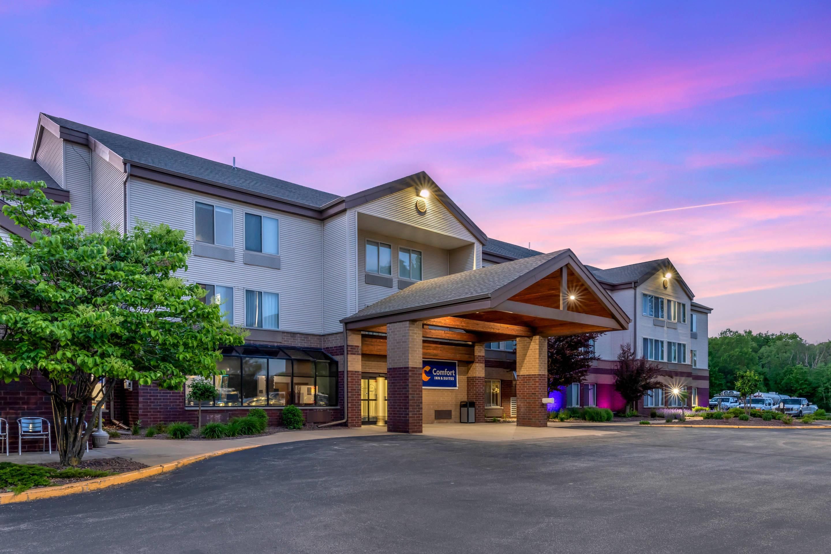 Comfort Inn & Suites New Lisbon - New Lisbon - Edificio
