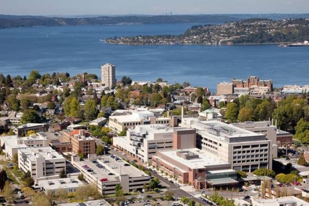 the Puget Sound View, best area, Jacuzzi bathtub, new carpet - טאקומה - נוף חיצוני