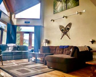 C1 Top Rated Ski-In Ski-Out Townhome Great views fireplaces fast wifi AC Short walk to slopes - Carroll - Living room