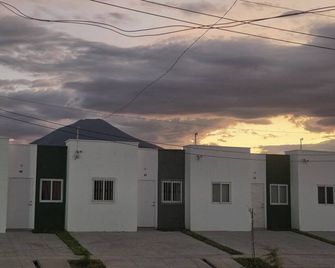 El Rincon en Villas De La Costa, Cluster #2 - San Miguel - Budova