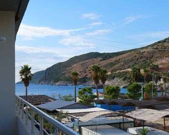 Hotel Jali - Himare - Balkon