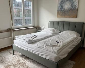 Live in the city center - Cross 5 - Zurique - Quarto