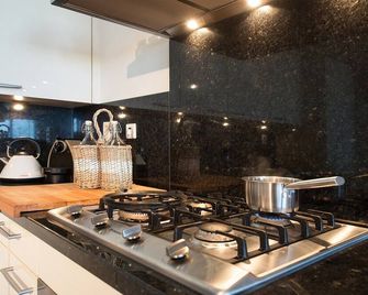 Modern Apartment in The Hague - Den Haag - Keuken