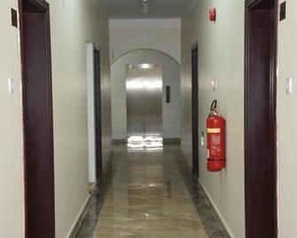 Green Mountain Hotel Apartments - Sayq - Pasillo